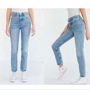 UO BDG Faye High-Rise Slim Straight Jean